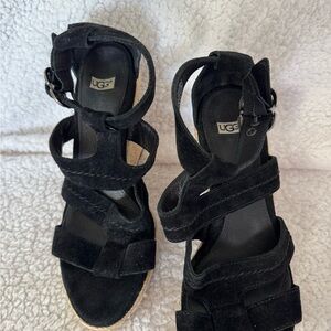 UGG Women's Black leather Strappy Sandals